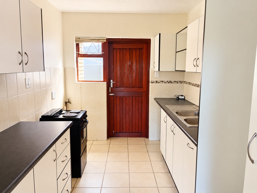 To Let 2 Bedroom Property for Rent in Beacon Bay Eastern Cape